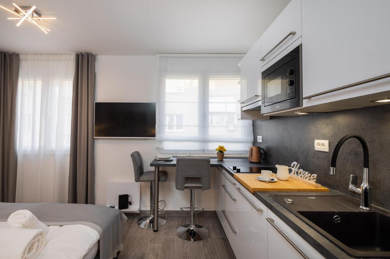 Luxury Studios & Room Five Split Exterior foto