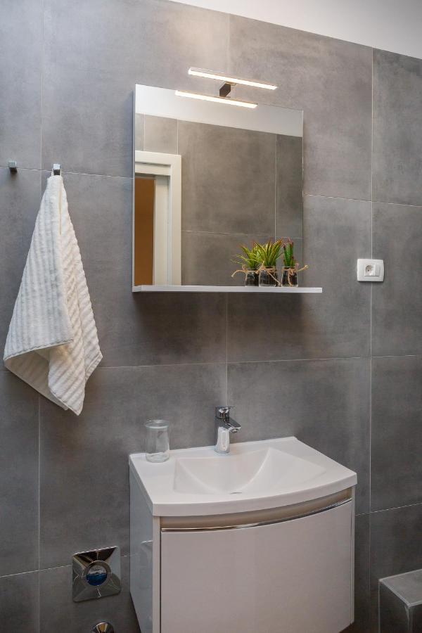 Luxury Studios & Room Five Split Exterior foto