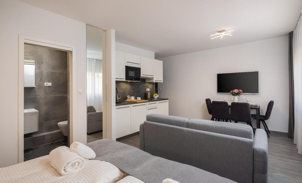 Luxury Studios & Room Five Split Exterior foto